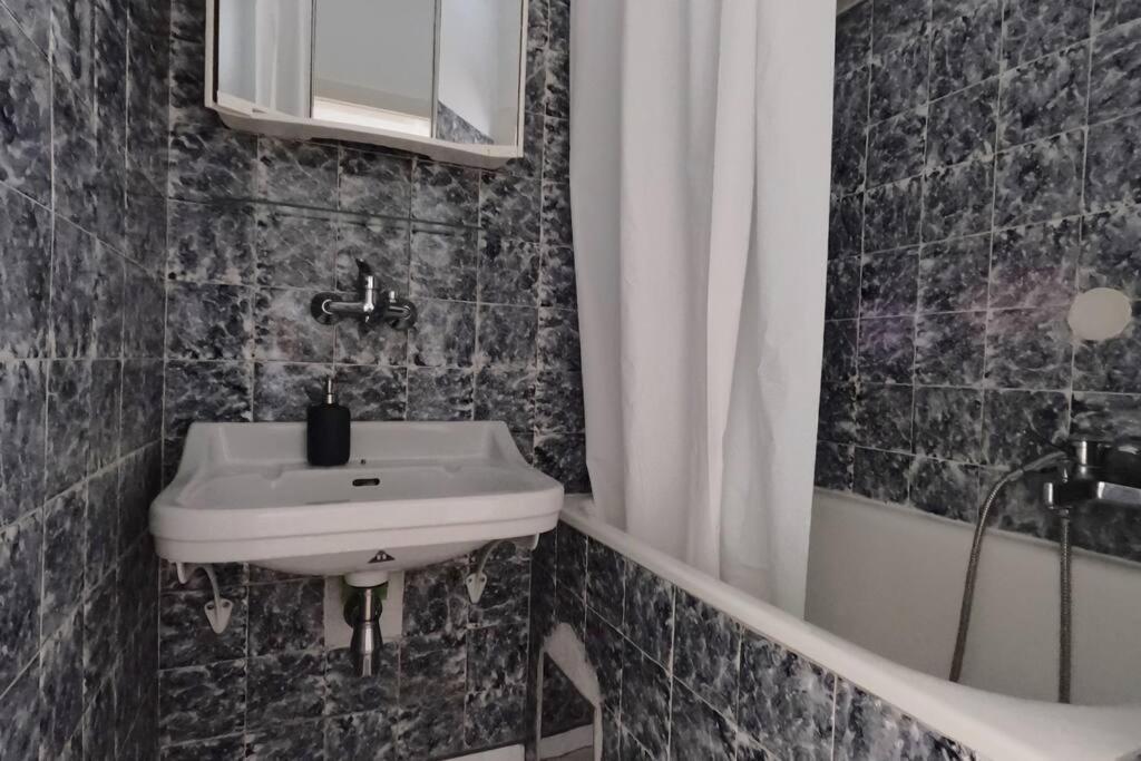 Vienna: Cozy 2-Room Apt. Bagian luar foto