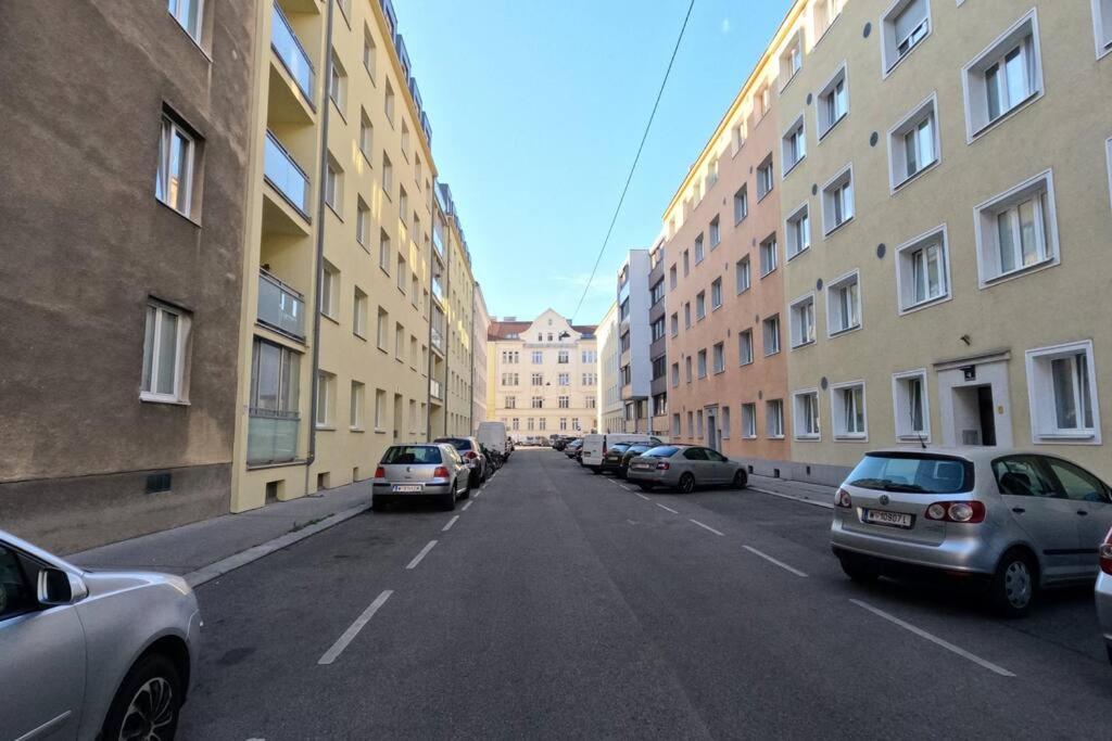 Vienna: Cozy 2-Room Apt. Bagian luar foto