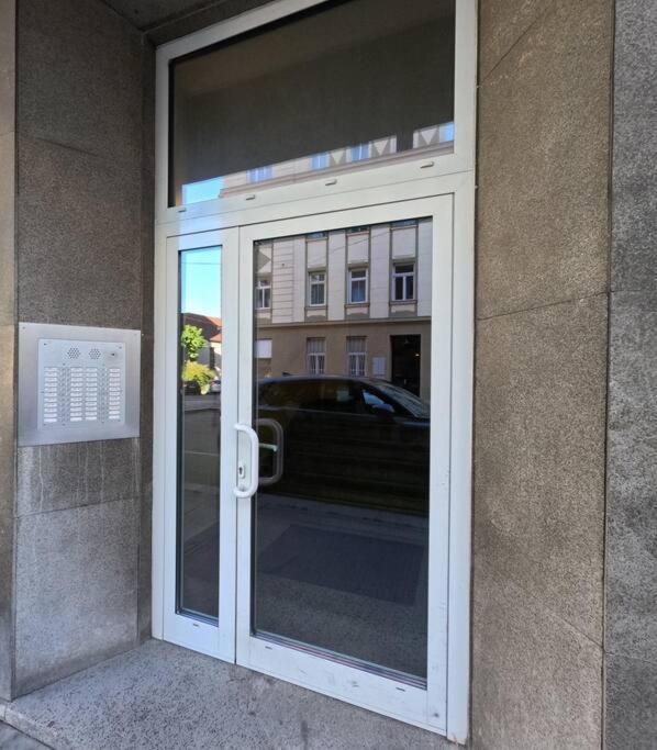 Vienna: Cozy 2-Room Apt. Bagian luar foto